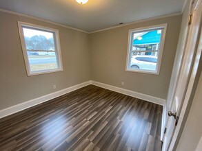 205 Rankin Ave in Mount Holly, NC - Building Photo - Building Photo