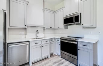 114 S Jefferson St, Unit 114 in Broussard, LA - Building Photo - Building Photo