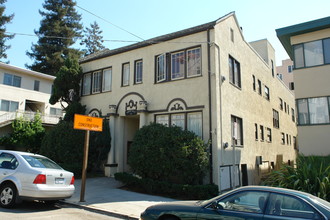 72 Vernon St in Oakland, CA - Building Photo - Building Photo