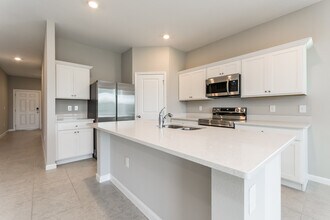 352 Kenilworth Dr in Kissimmee, FL - Building Photo - Building Photo