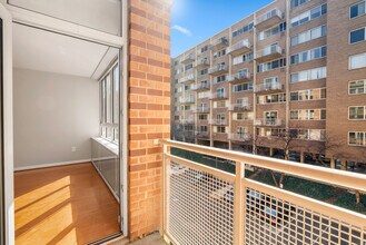 350 G St SW, Unit #N312 in Washington, DC - Building Photo - Building Photo