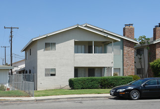 747-751 Ivywood Dr in Oxnard, CA - Building Photo - Building Photo