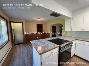 5811 Strausser St NW in North Canton, OH - Building Photo - Building Photo