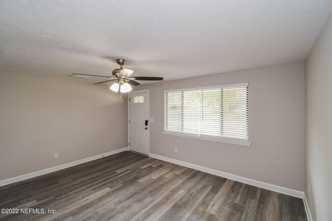 9904 Moss Side Ln in Jacksonville, FL - Building Photo - Building Photo