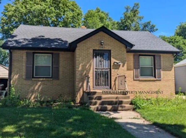 property at 2403 Custer Ave