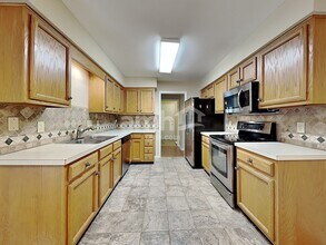 3109 Southampton Dr in Jamestown, NC - Building Photo - Building Photo