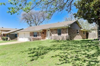 315 Memory Ln in Duncanville, TX - Building Photo - Building Photo