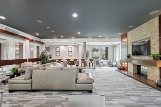 Elan at River Oaks in San Jose, CA - Building Photo - Building Photo