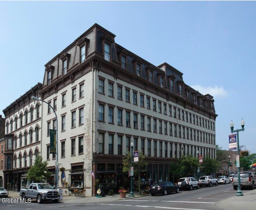 5 Broadway in Troy, NY - Foto de edificio