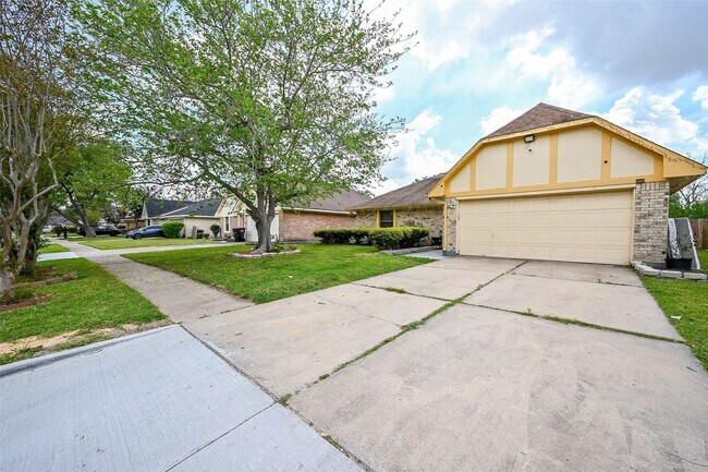 14431 Royal Hill Dr in Houston, TX - Building Photo - Building Photo