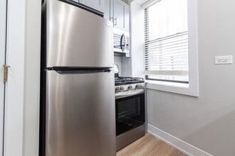 437 W Belden Ave, Unit 3 in Chicago, IL - Building Photo - Building Photo