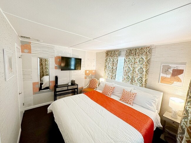 835 NE 21st Dr, Unit A in Wilton Manors, FL - Building Photo - Building Photo