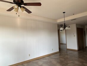 506 Norwich Loop in Laredo, TX - Foto de edificio - Building Photo