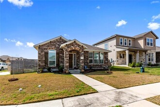 727 Speckled Alder Dr in Pflugerville, TX - Building Photo - Building Photo