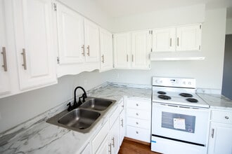 152 Pierre Pl, Unit 152 in Lima, OH - Building Photo - Building Photo
