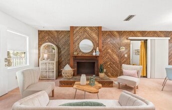 1701 Castile St in St. Augustine, FL - Foto de edificio - Building Photo