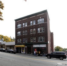 272 Pleasant St in Worcester, MA - Foto de edificio - Building Photo