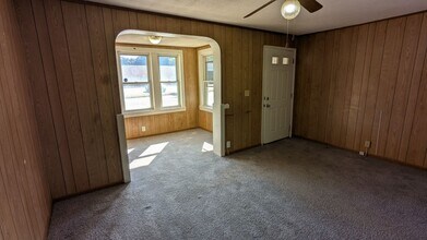 1301 S Erie Ave in Massillon, OH - Building Photo - Building Photo