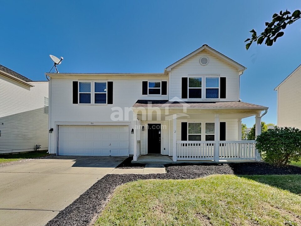711 Thornwood Ct in Avon, IN - Building Photo