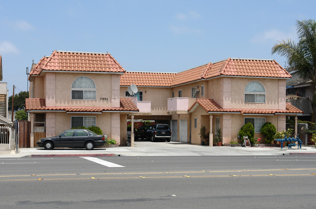 7551 Warner Ave in Huntington Beach, CA - Building Photo - Building Photo