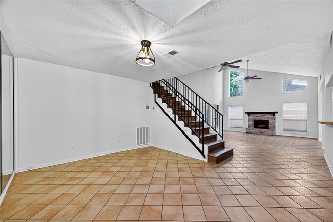property at 812 Fleetwood Pl Dr