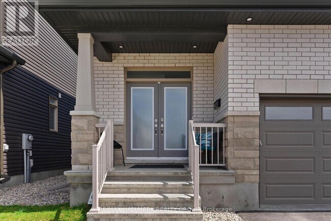 52 Big Dipper St in Ottawa, ON - Building Photo - Building Photo