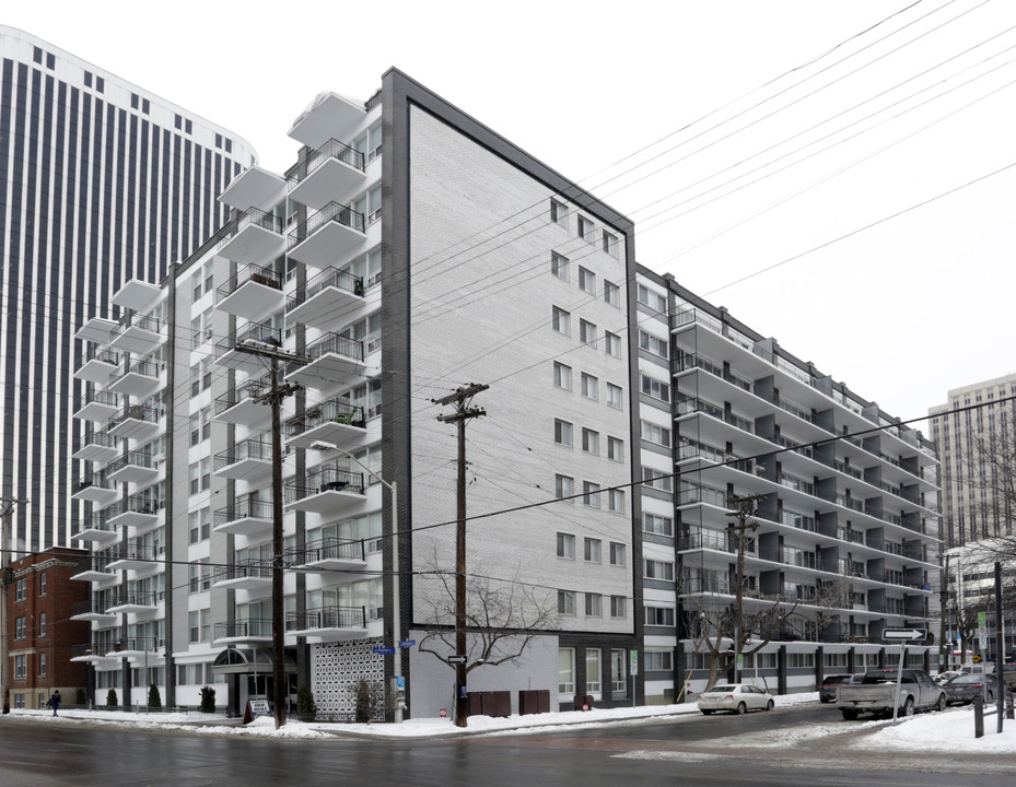 Imperial Apartments in Ottawa, ON - Building Photo