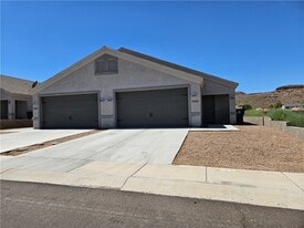 3423 Fairfax St in Kingman, AZ - Building Photo