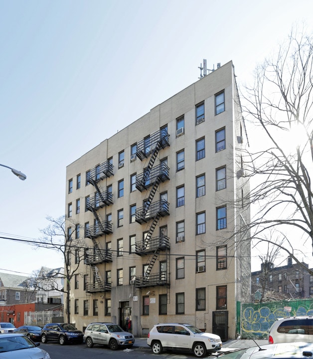 2550 Marion Ave in Bronx, NY - Building Photo