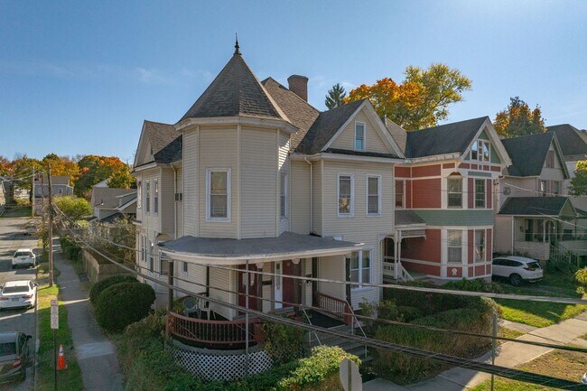 32 Balding Ave in Poughkeepsie, NY - Building Photo - Building Photo