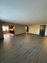 5916 N Odell Ave in Chicago, IL - Foto de edificio - Building Photo