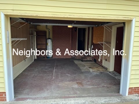 305 E Parrish Dr in Benson, NC - Building Photo - Building Photo