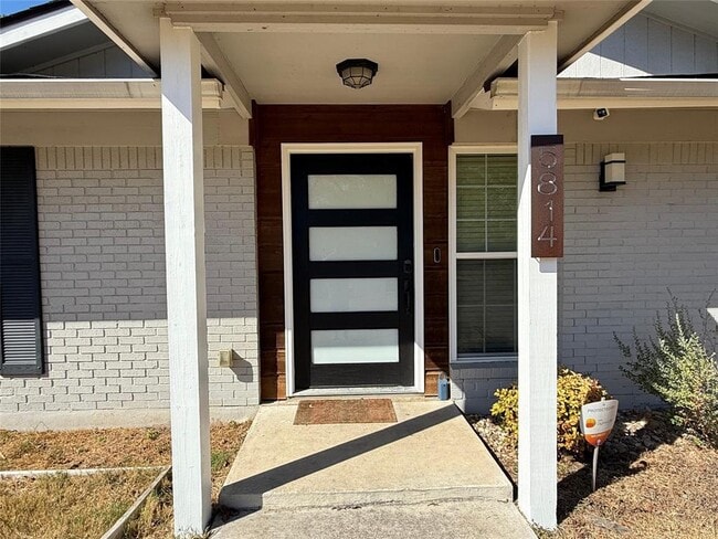 5814 Gloucester Ln in Austin, TX - Building Photo - Building Photo