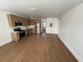 6308 N Artesian Ave in Chicago, IL - Building Photo - Building Photo