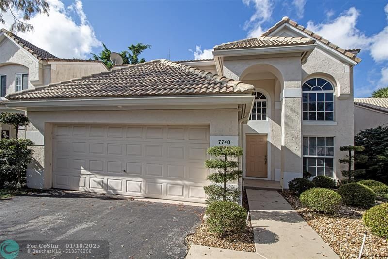 7740 Hibiscus Ln in Coral Springs, FL - Building Photo