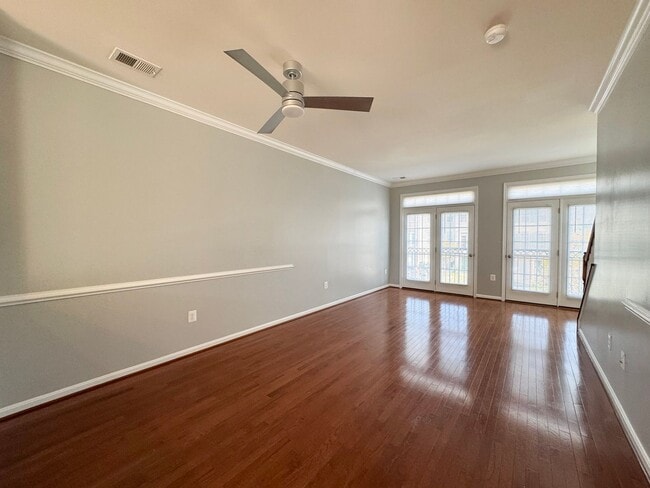 15718 John Diskin Cir in Woodbridge, VA - Building Photo - Building Photo