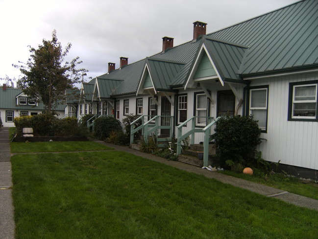 Fireside Apartments in Seaside, OR - Building Photo - Building Photo