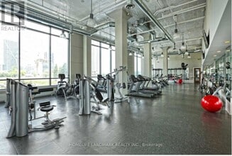 2200-2200 Lake Shore Blvd W in Toronto, ON - Building Photo - Building Photo