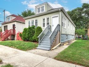 9319 S Clyde Ave in Chicago, IL - Building Photo - Building Photo