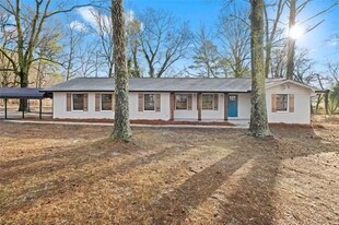 1628 E Kellogg Cir in Douglasville, GA - Building Photo