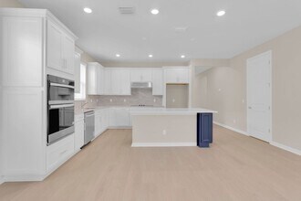 2261 Mossy Vine Ave in St. Cloud, FL - Building Photo - Building Photo