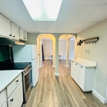 6 Shadowbrook Ln in Milford, MA - Building Photo - Building Photo