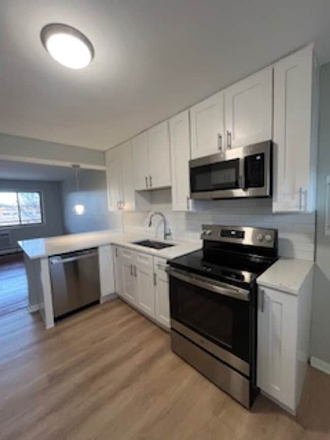 property at 202-222 N Salem Ave