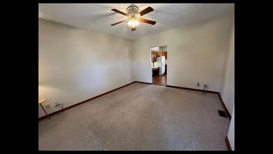 203 Oakvale Rd in Princeton, WV - Building Photo - Building Photo