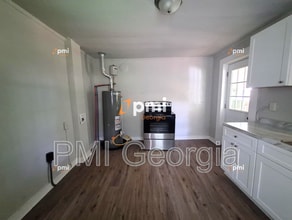 122 Irwin St in Cedartown, GA - Building Photo - Building Photo