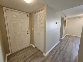 594 N Wickham Rd-Unit -#5 in Melbourne, FL - Building Photo - Building Photo
