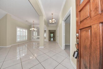 10214 White Oak Trail Ln in Houston, TX - Building Photo - Building Photo
