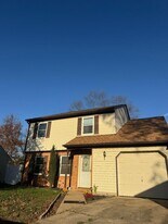1036 Glen Willow Dr in Virginia Beach, VA - Building Photo