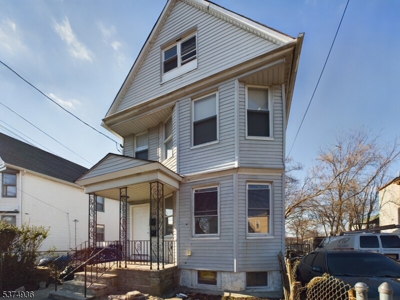 255 S 19th St in Newark, NJ - Building Photo