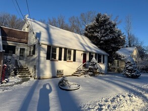 36 Berrien Ave, Unit 36 in West Windsor, NJ - Foto de edificio - Building Photo